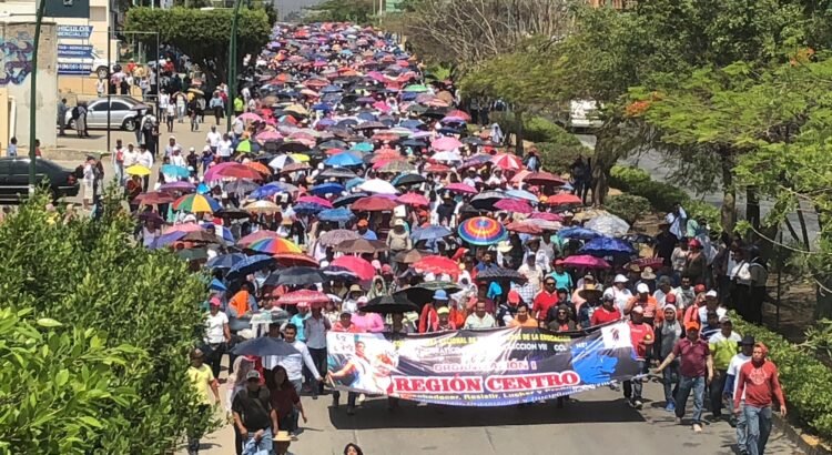 Vuelve el magisterio a las calles de Chiapas con paro nacional de 48 horas Vuelve el magisterio a las calles de Chiapas con paro nacional de 48 horas