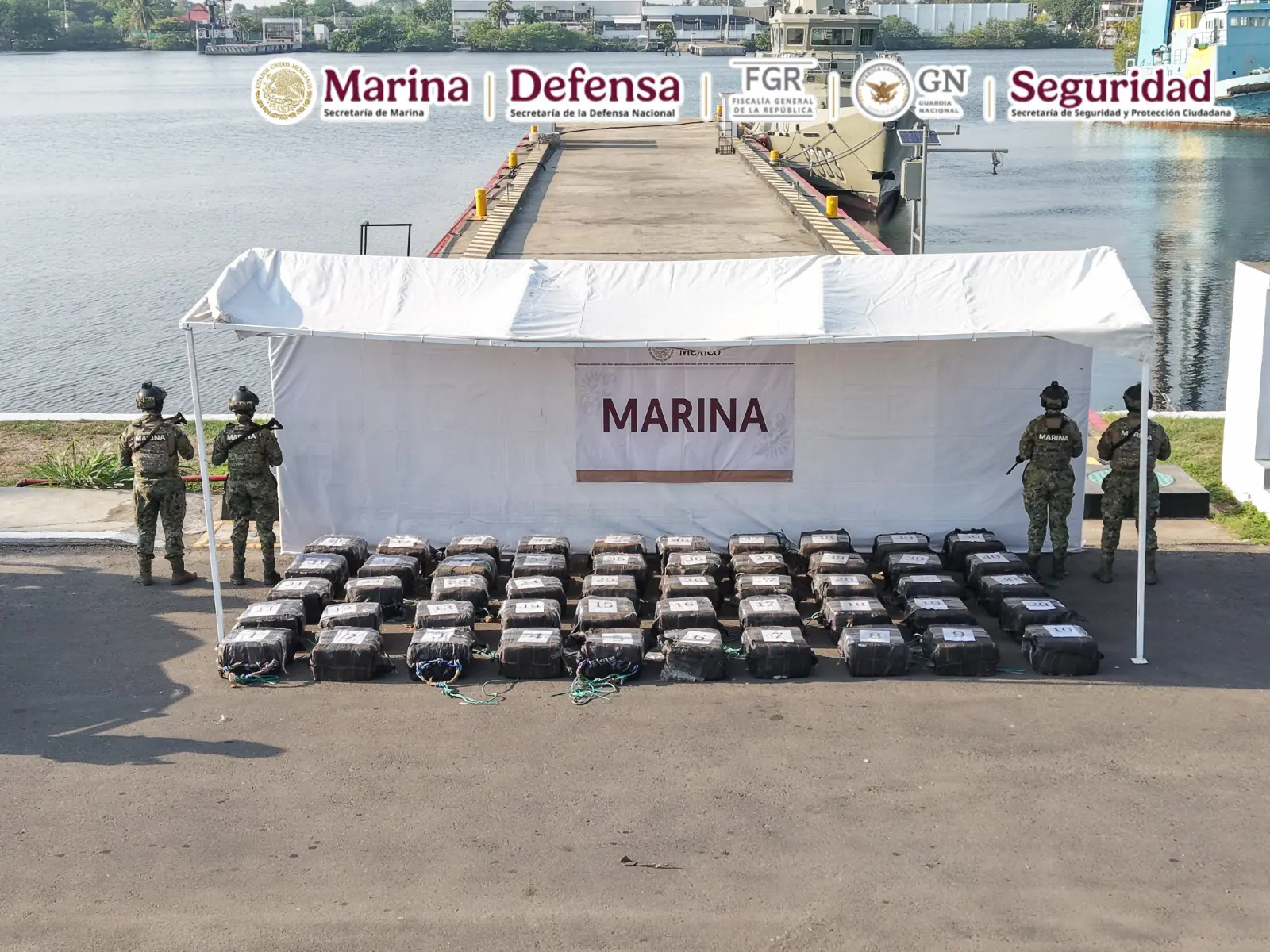 Marinos aseguran droga en costas de Chiapas