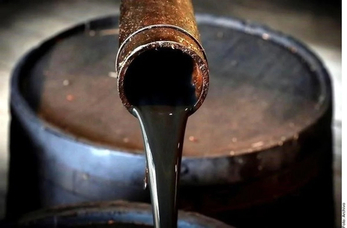 Reserva petrolera de EU cae a su nivel más bajo desde 1983