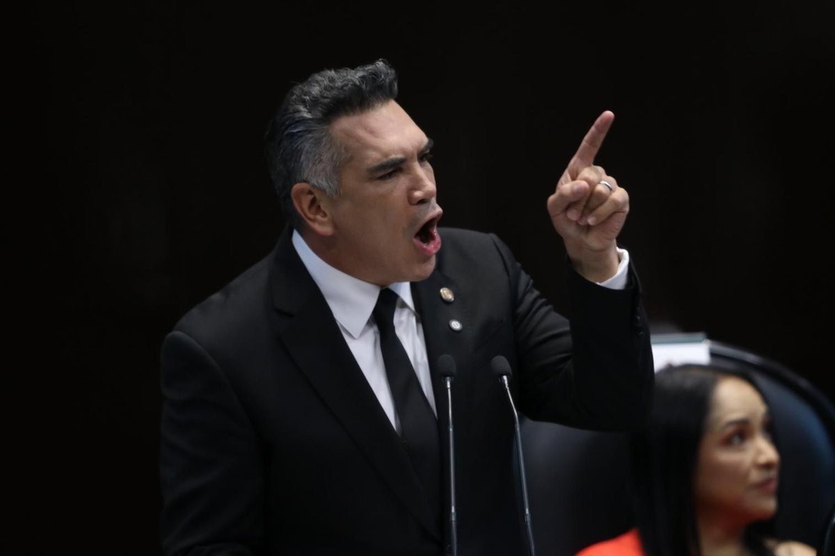 Juez niega suspensión a Alejandro Moreno contra posible alerta migratoria