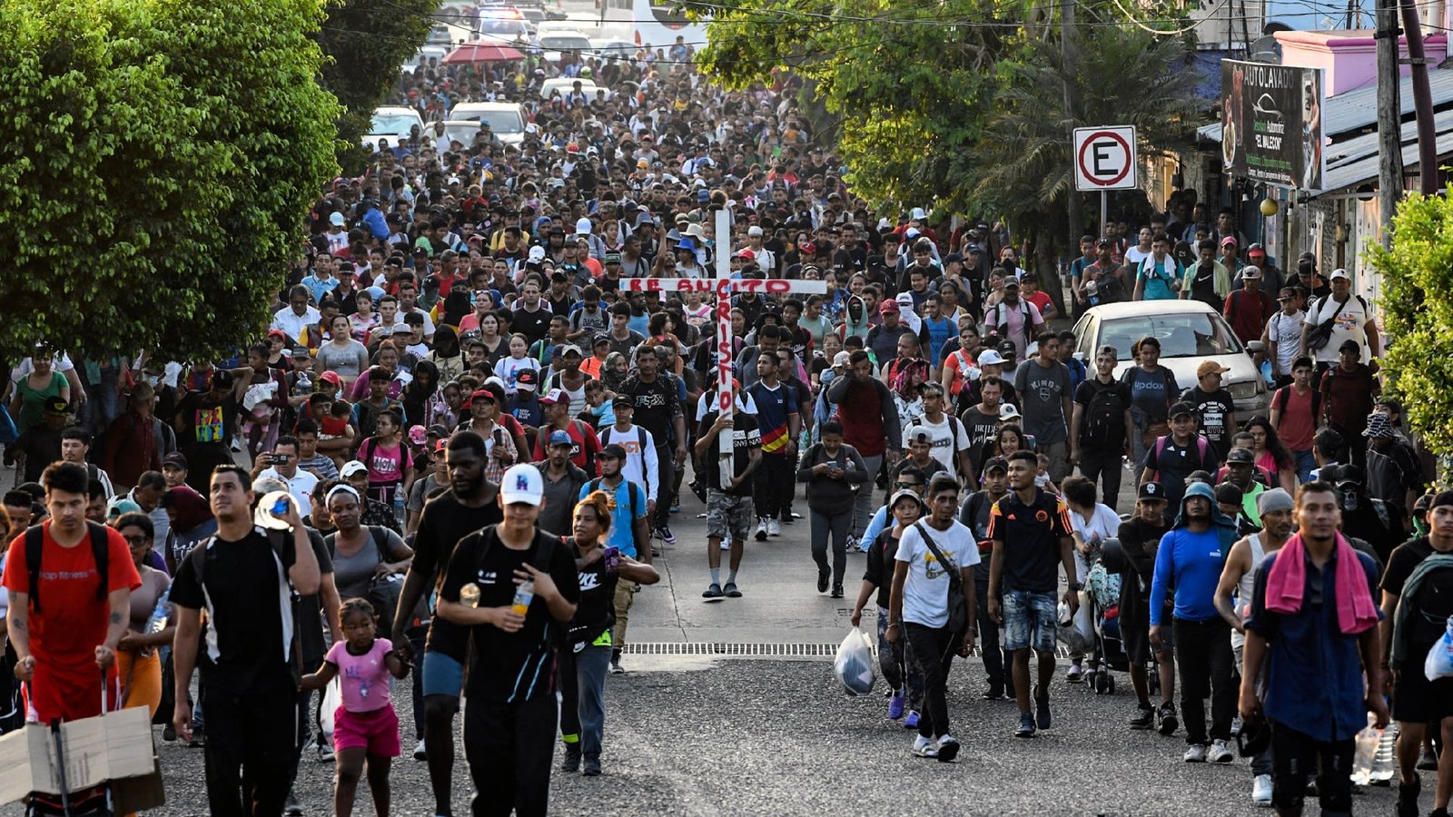 Caravana de más de 600 migrantes sale de Chiapas con destino a Estados Unidos